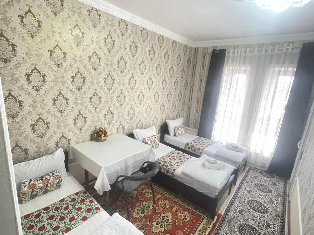 Madina-Mehribon Bukhara Quarto foto